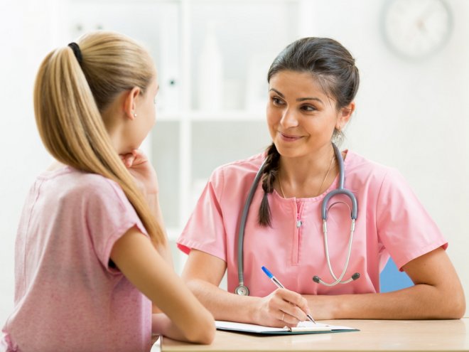 девушка на приеме у врача