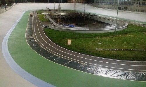 Нужно внимательно выбирать место для езды. Это может быть велостадион